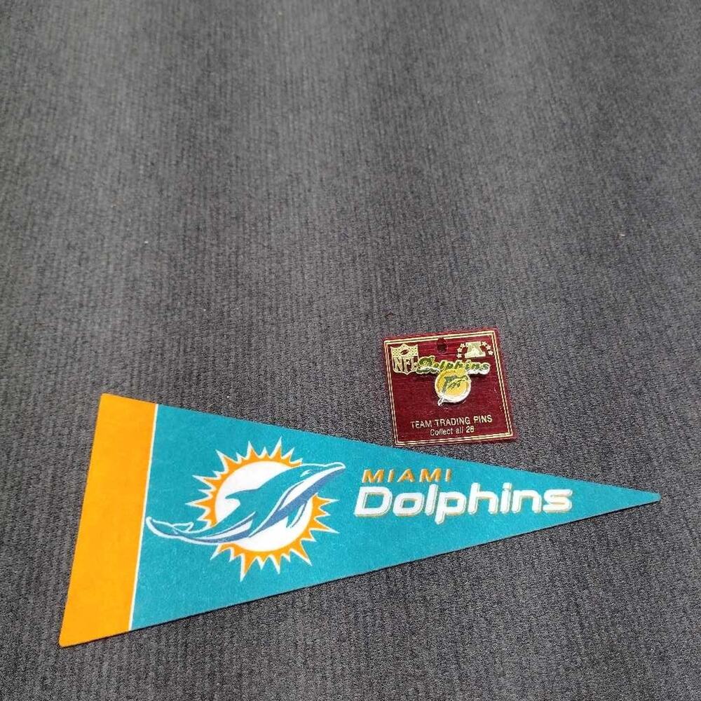 Miami Dolphins Pennant Flag & NFL Team Trading Pin Sports Memorabilia Fan Set
